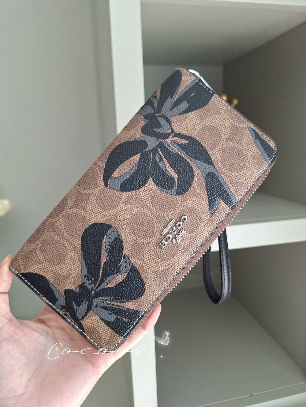 NWT Coach Long Zip Around Wallet In Signature Canvas With Bow Print CZ326